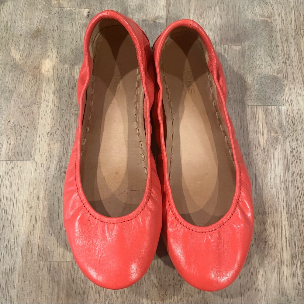 Retired poppy Tieks